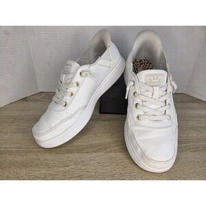 SKECHERS BOBS Slip-Ins Women's size 6 Hands Free White Faux Leather Sneakers